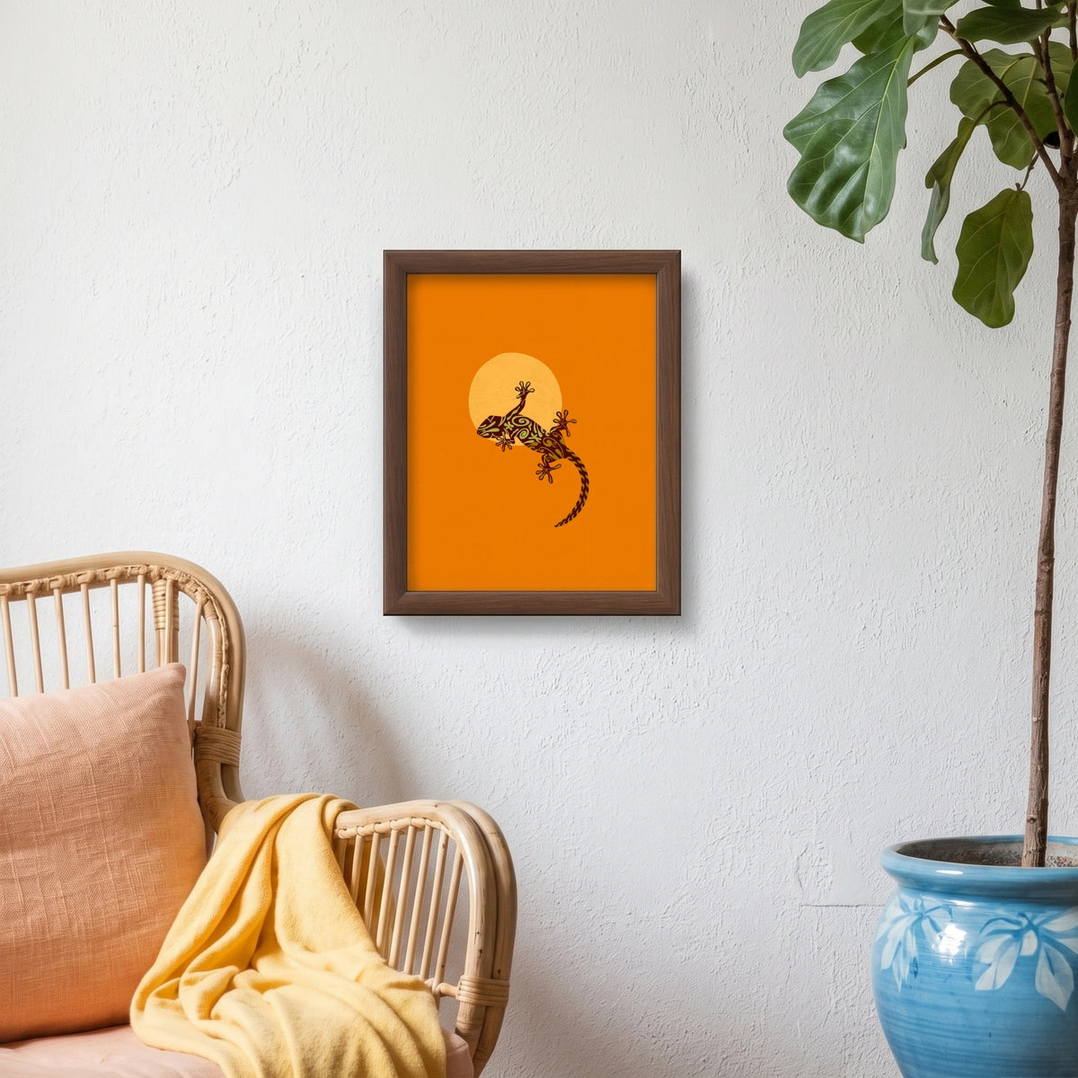 Gecko On a Lamp